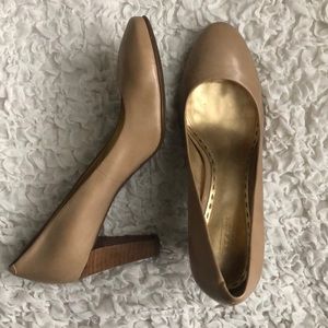 COACH Tan / beige almond toe with wood heel